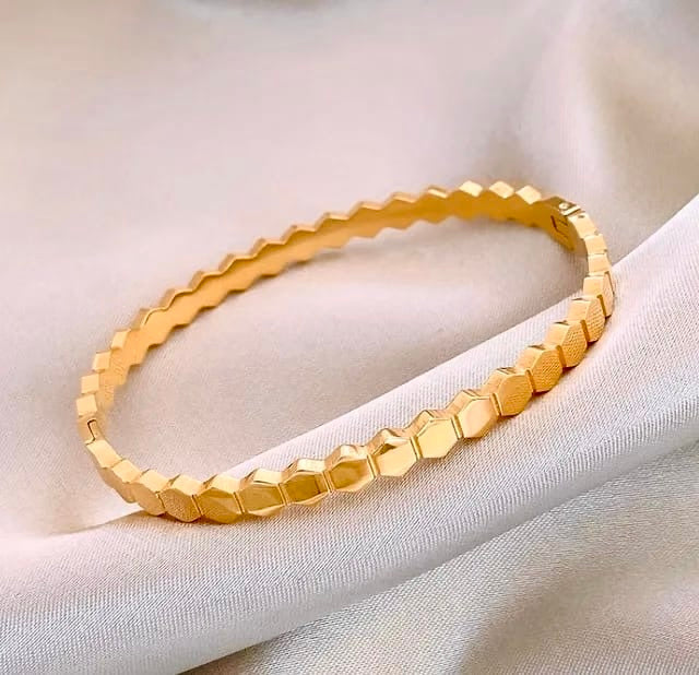 Honey Comb Bangle
