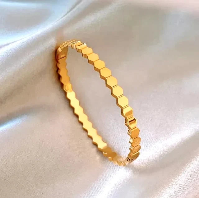 Honey Comb Bangle