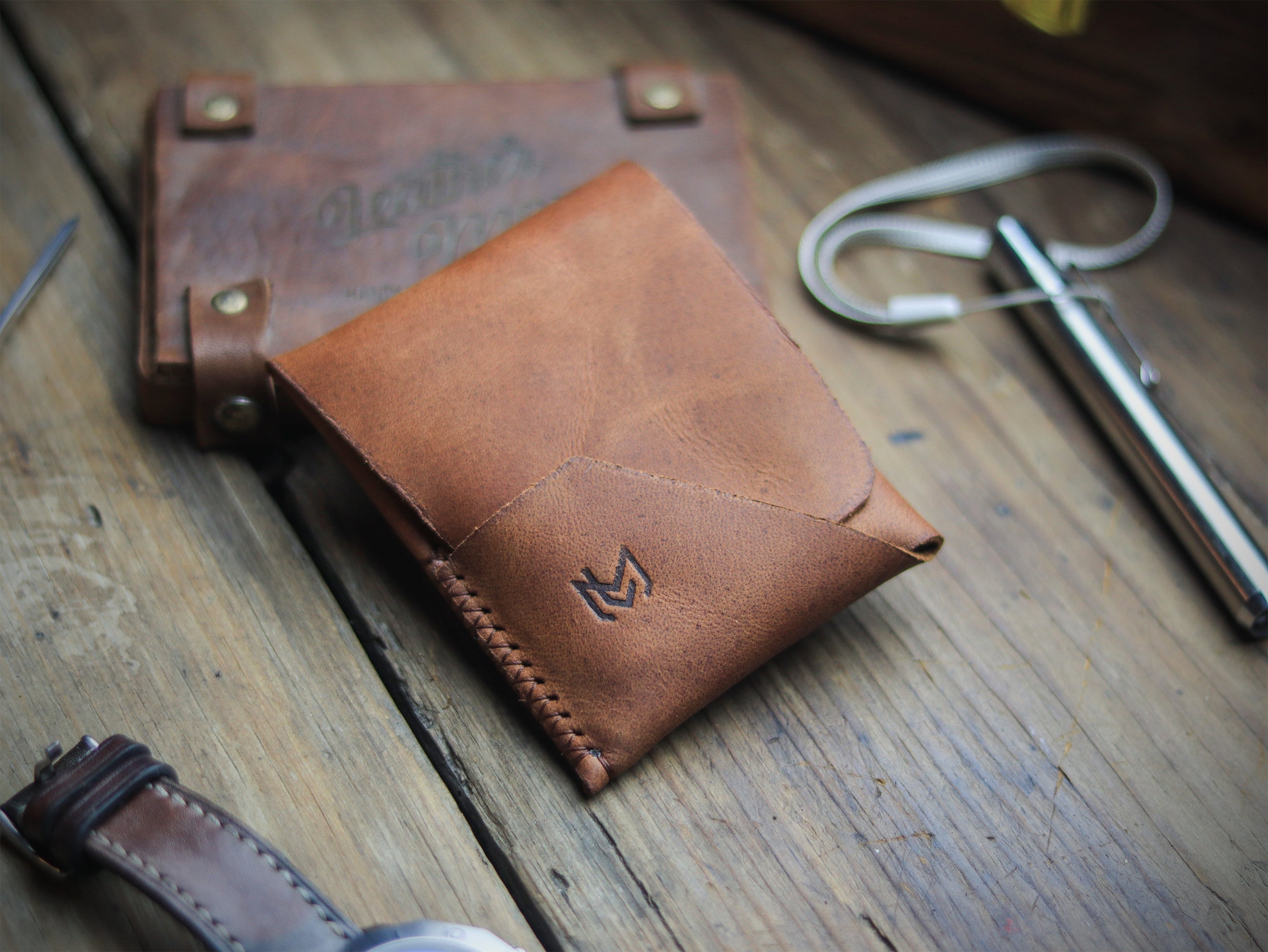 MOBIUS - COGNAC BROWN