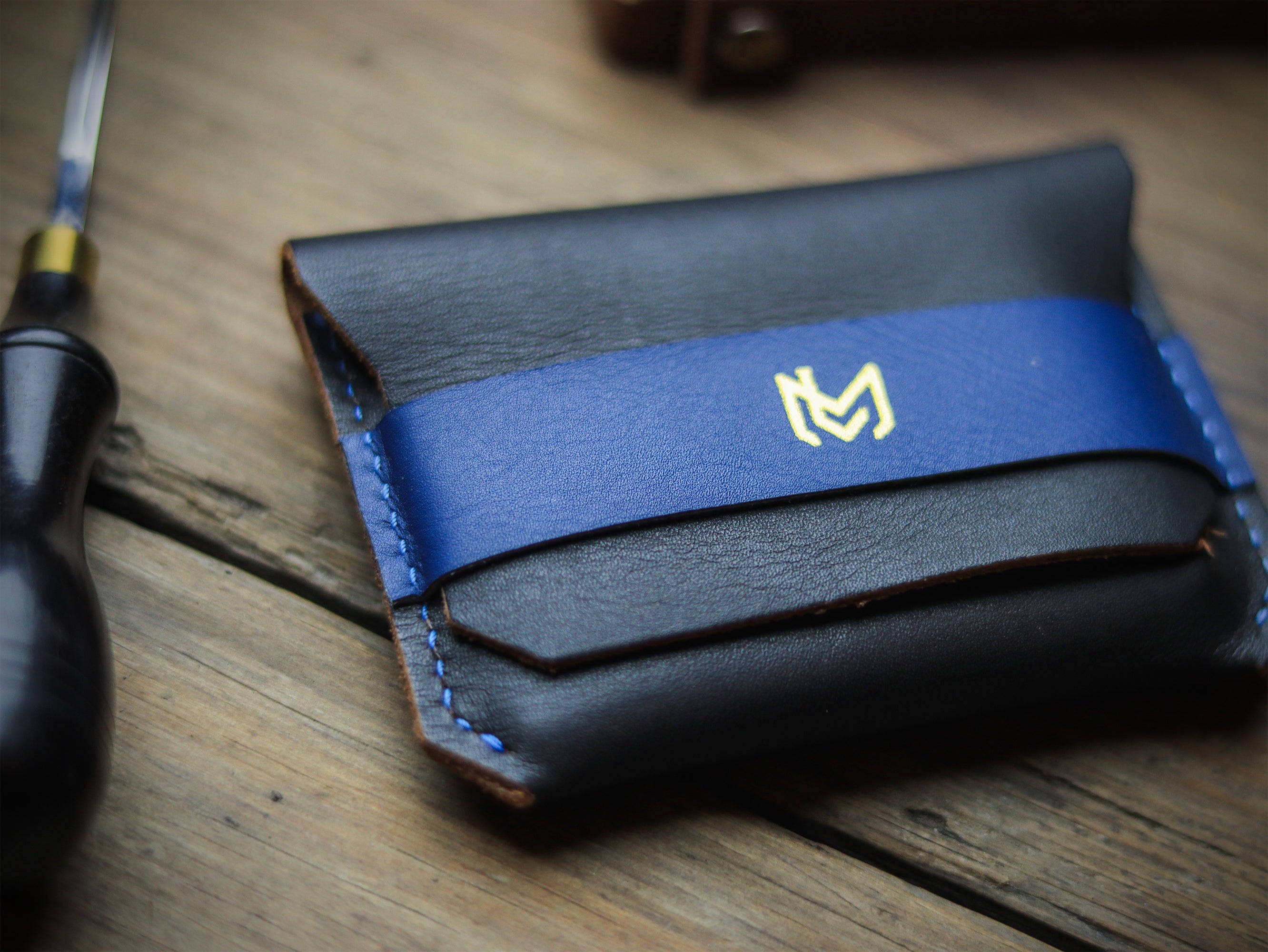 MAGNUM - BLACK & BLUE