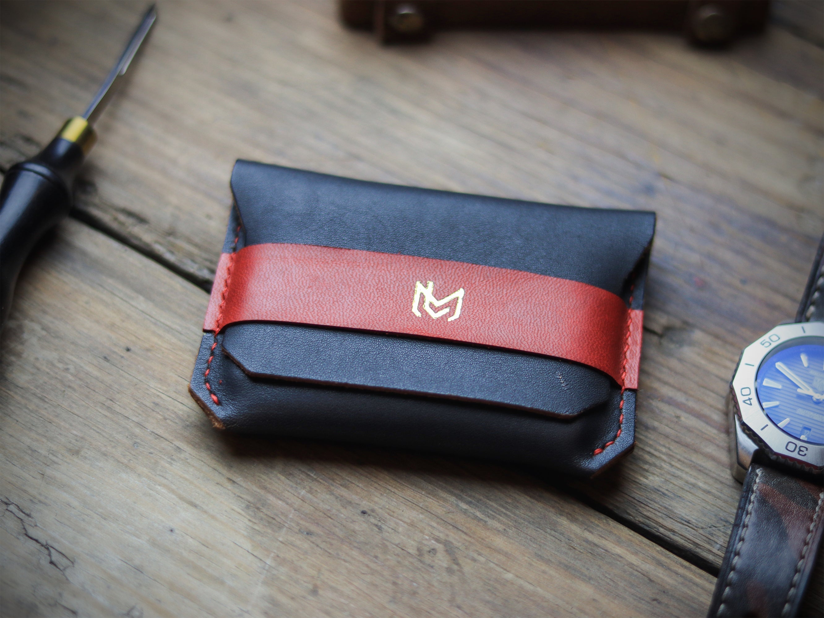 MAGNUM - BLACK & RED